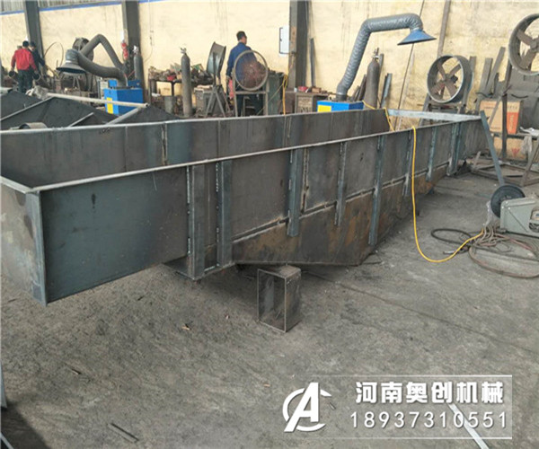 小型直線振動篩篩出來的物料不干凈怎么回事，改如何解決吶？?